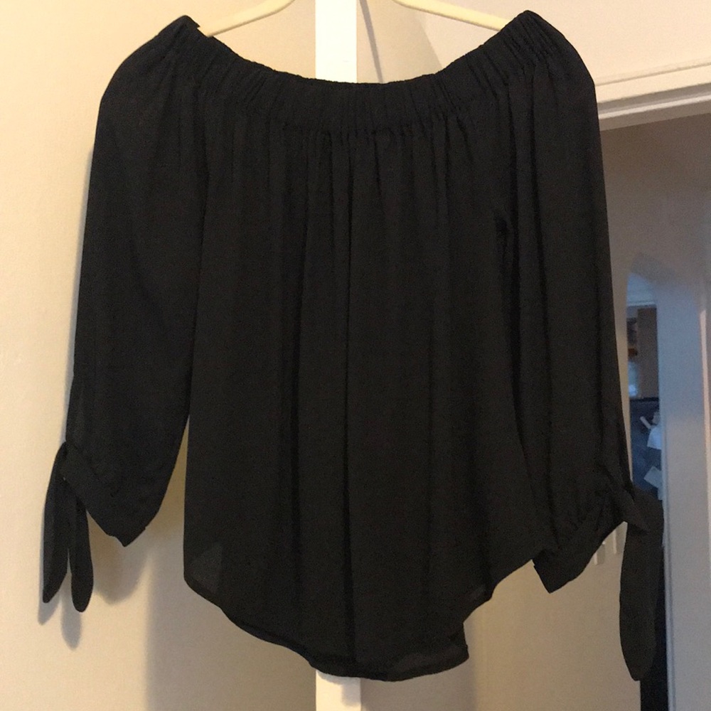 Express off the shoulder top - Sz XS